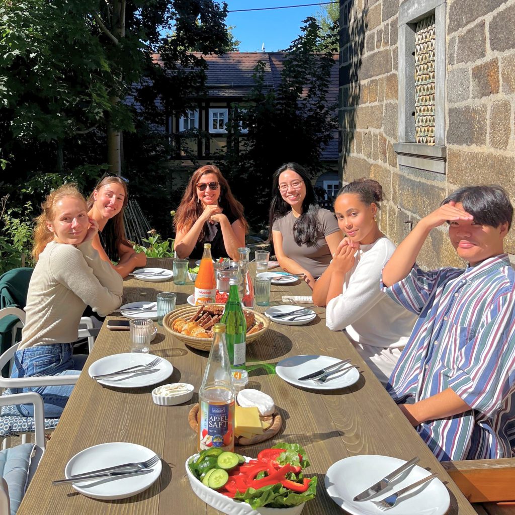 Cheng-Chun, International Business